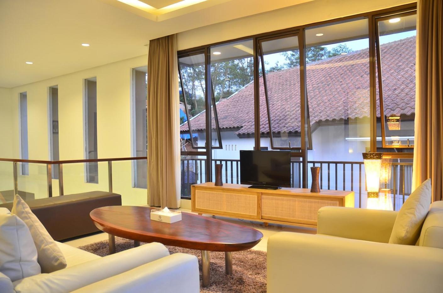 Oyama City View Villa 4 Bedrooms With A Private Swimming Pool Bandung Extérieur photo
