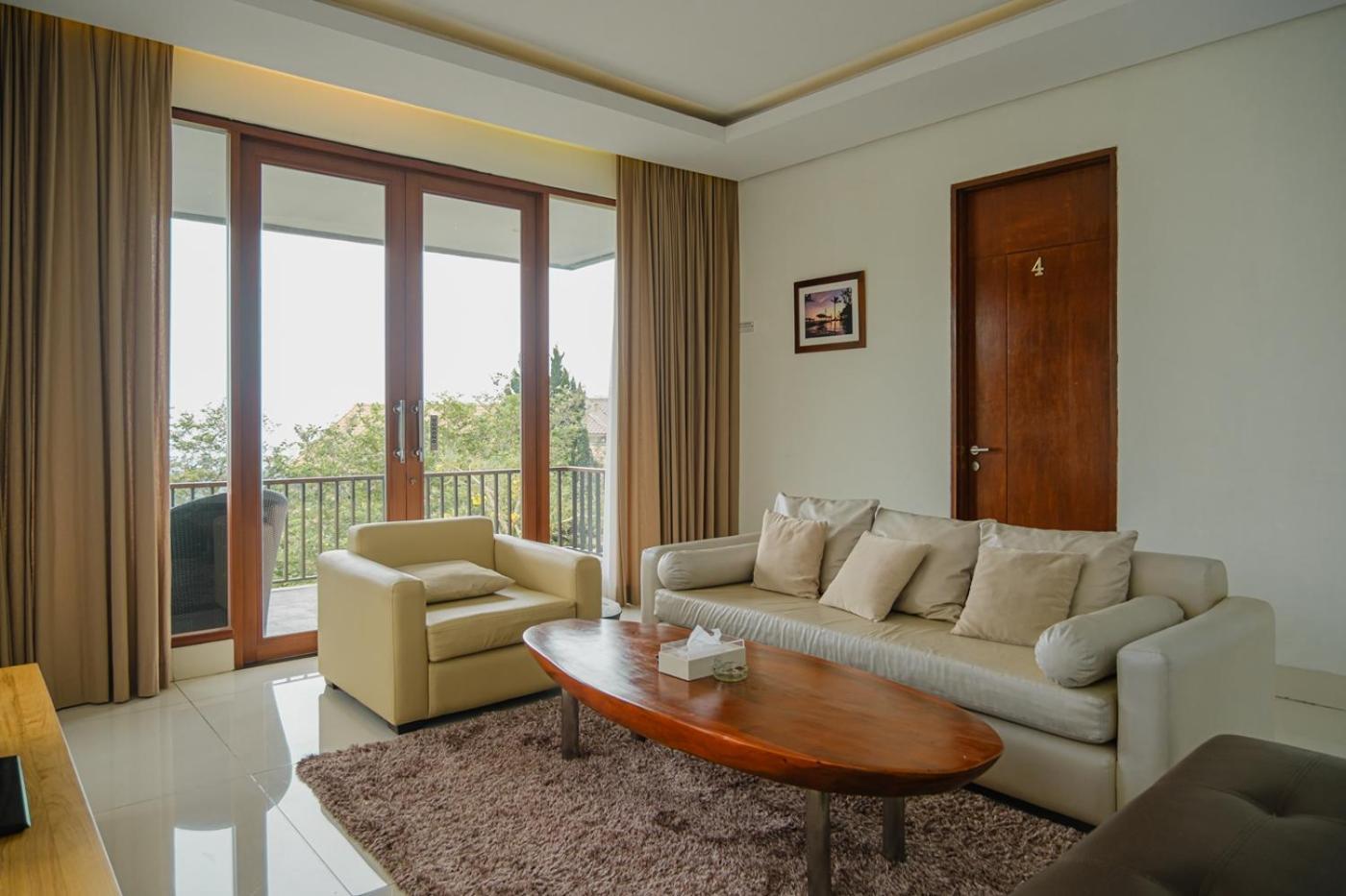 Oyama City View Villa 4 Bedrooms With A Private Swimming Pool Bandung Extérieur photo