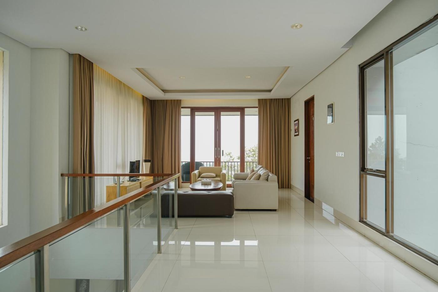 Oyama City View Villa 4 Bedrooms With A Private Swimming Pool Bandung Extérieur photo