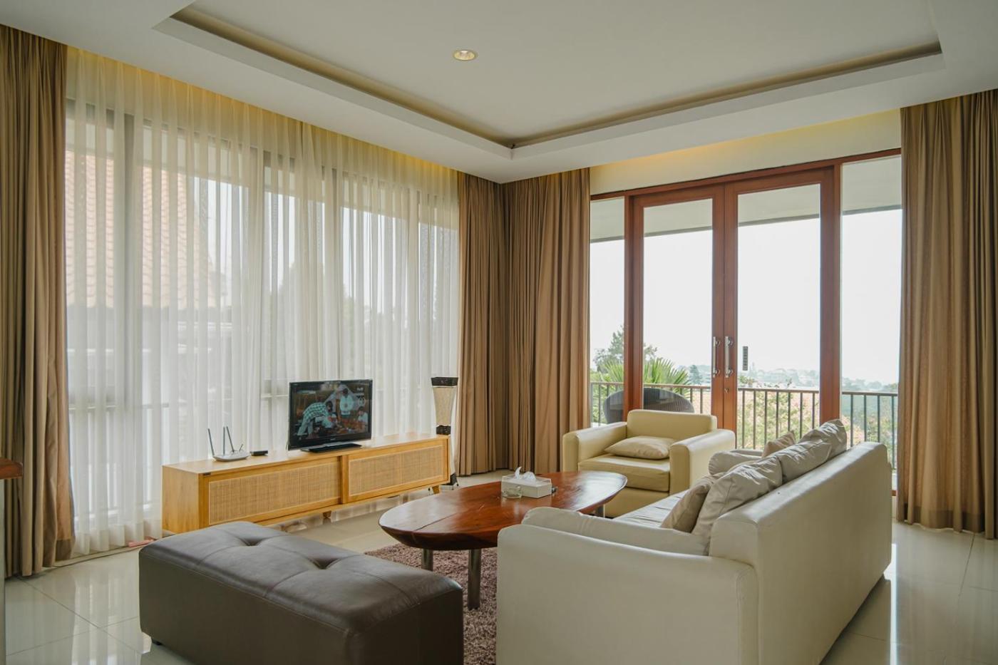 Oyama City View Villa 4 Bedrooms With A Private Swimming Pool Bandung Extérieur photo